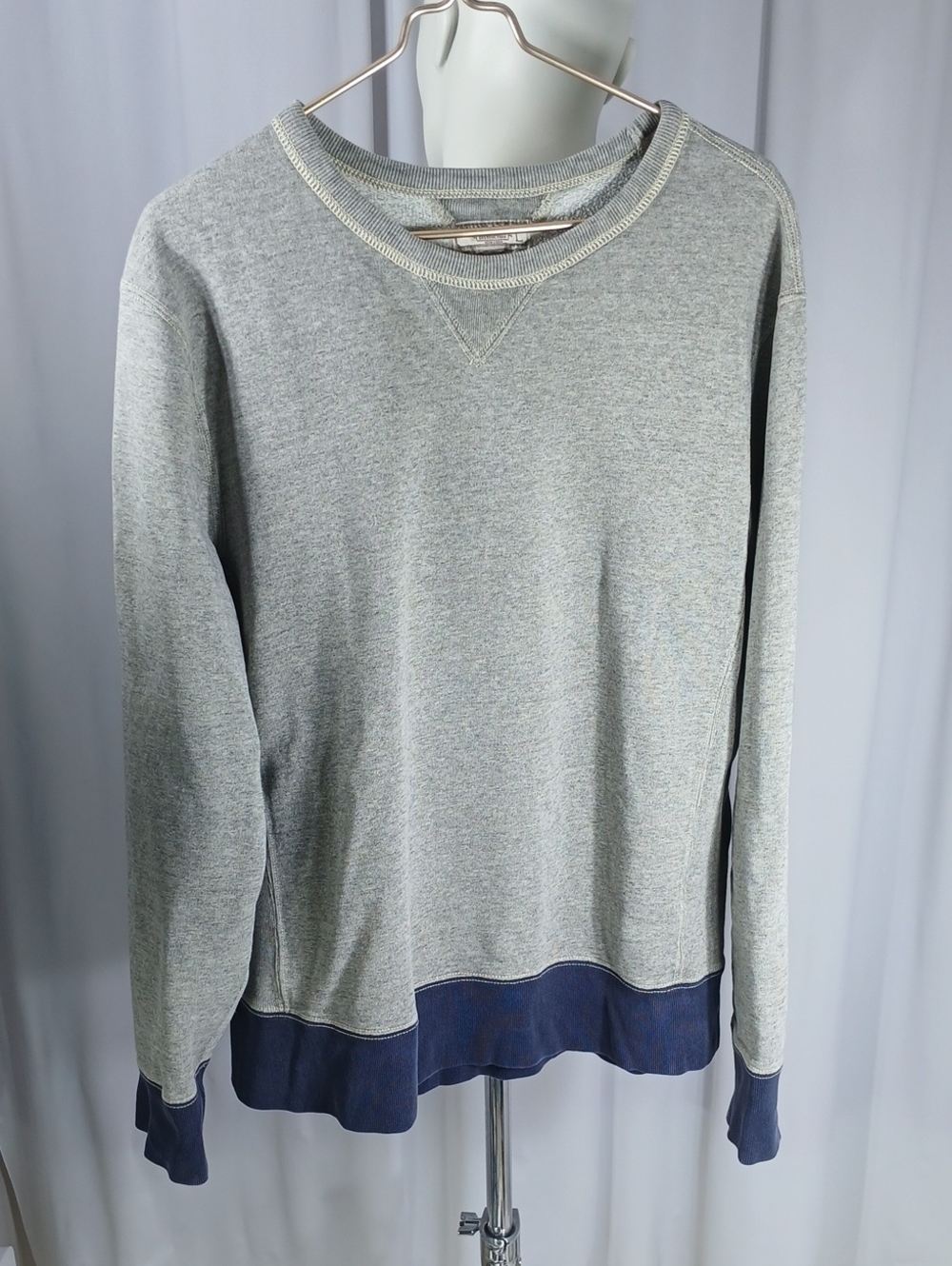 J. Crew for Wallace & Barnes Men's Crewneck Sweatshirt Light Gray with Navy Hem